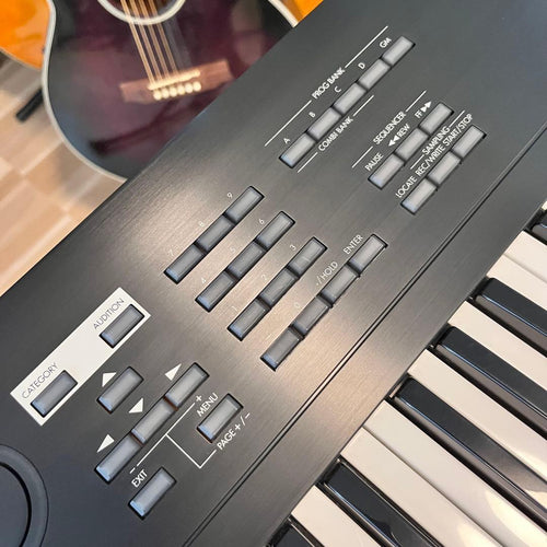 Analog Synthesizers 10317 Korg Tr76
