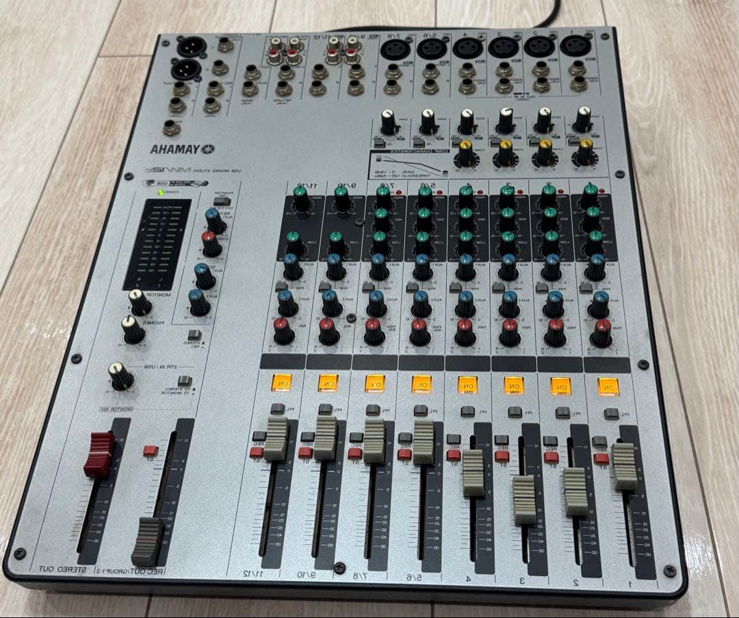 Dj Mixer Yamaha Mw12C
