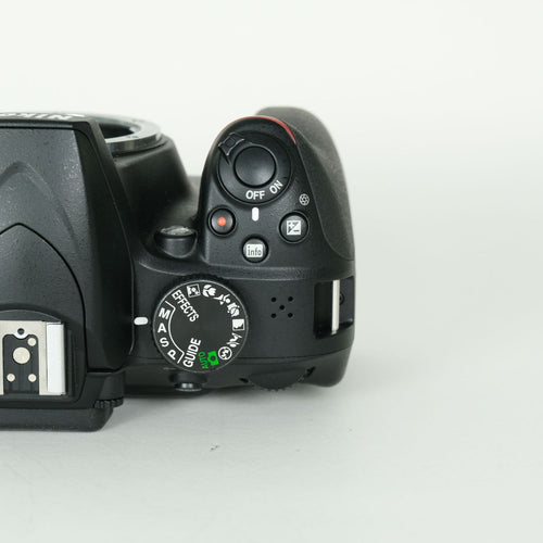 Nikon Digital Slr 3,004 D3400 F