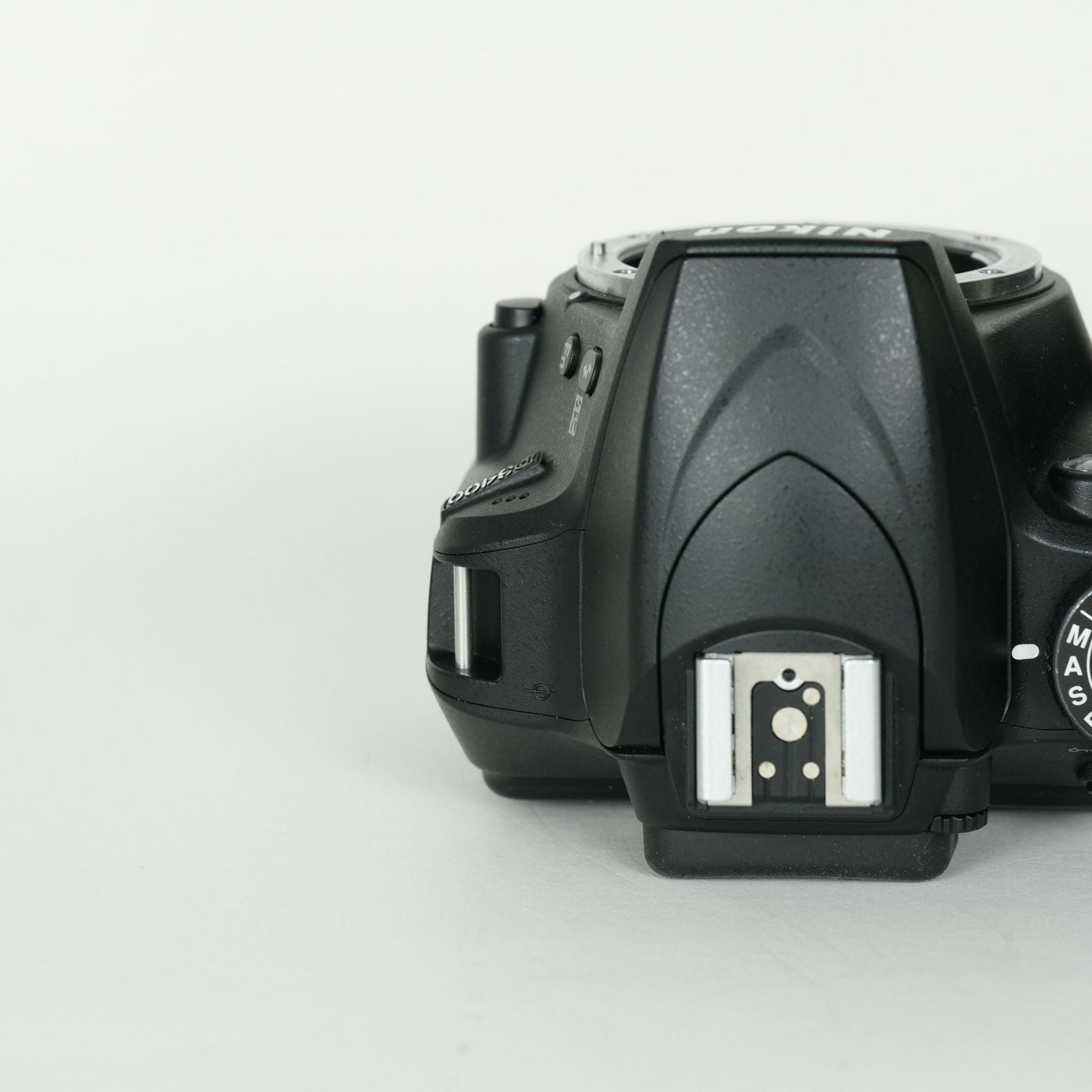Nikon Digital Slr 3,004 D3400 F
