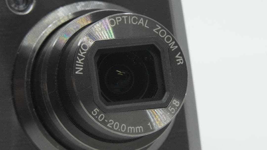 Compact Digital Cameras G2200 Nikon Coolpix S600