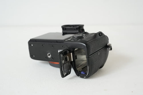 Sony Mirrorless Interchangeable Lens Cameras 7Iii