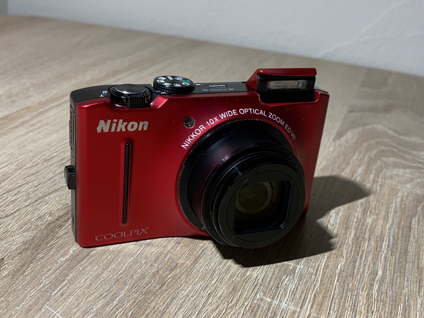 Compact Digital Camera 9772 Nikon Coolpix S8100