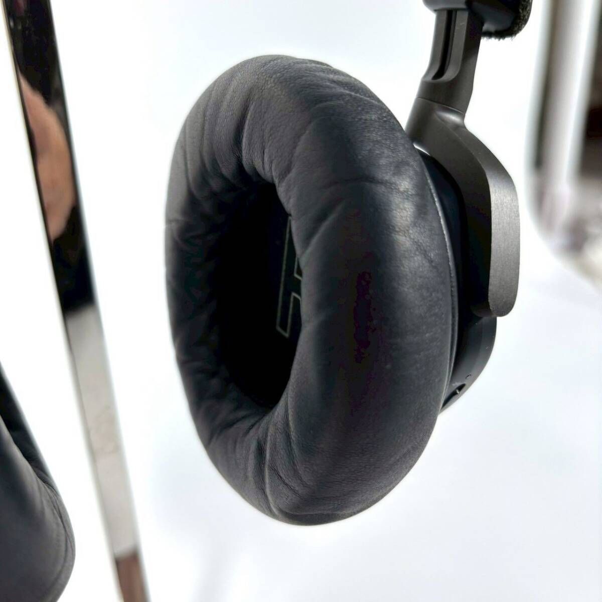 Bang Olufsen Wireless Headphones Bang&Olufsen Beoplay H7 Black