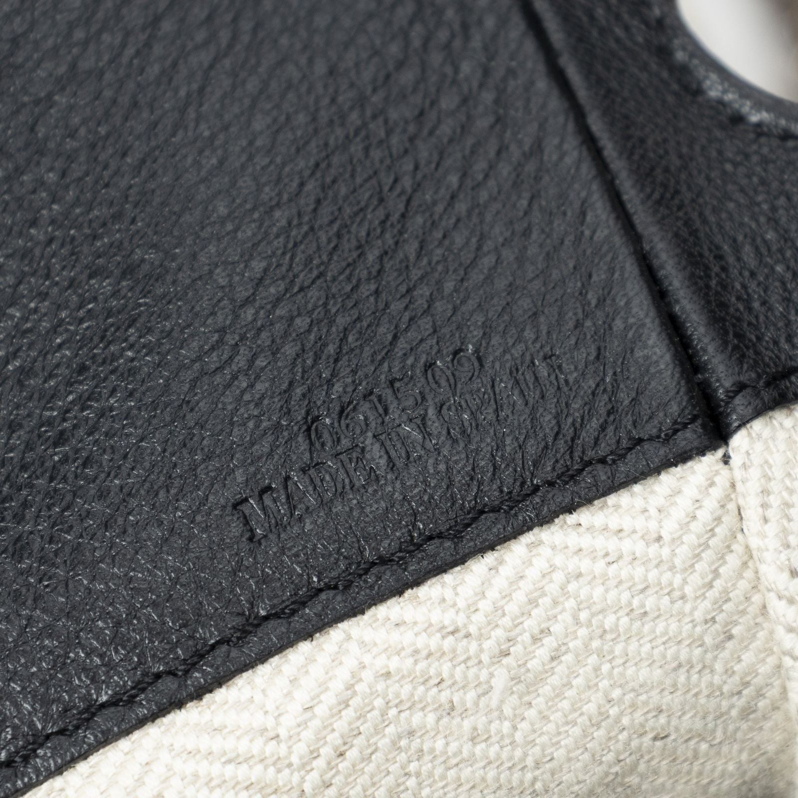 Messenger Bag Loewe V Bucket A