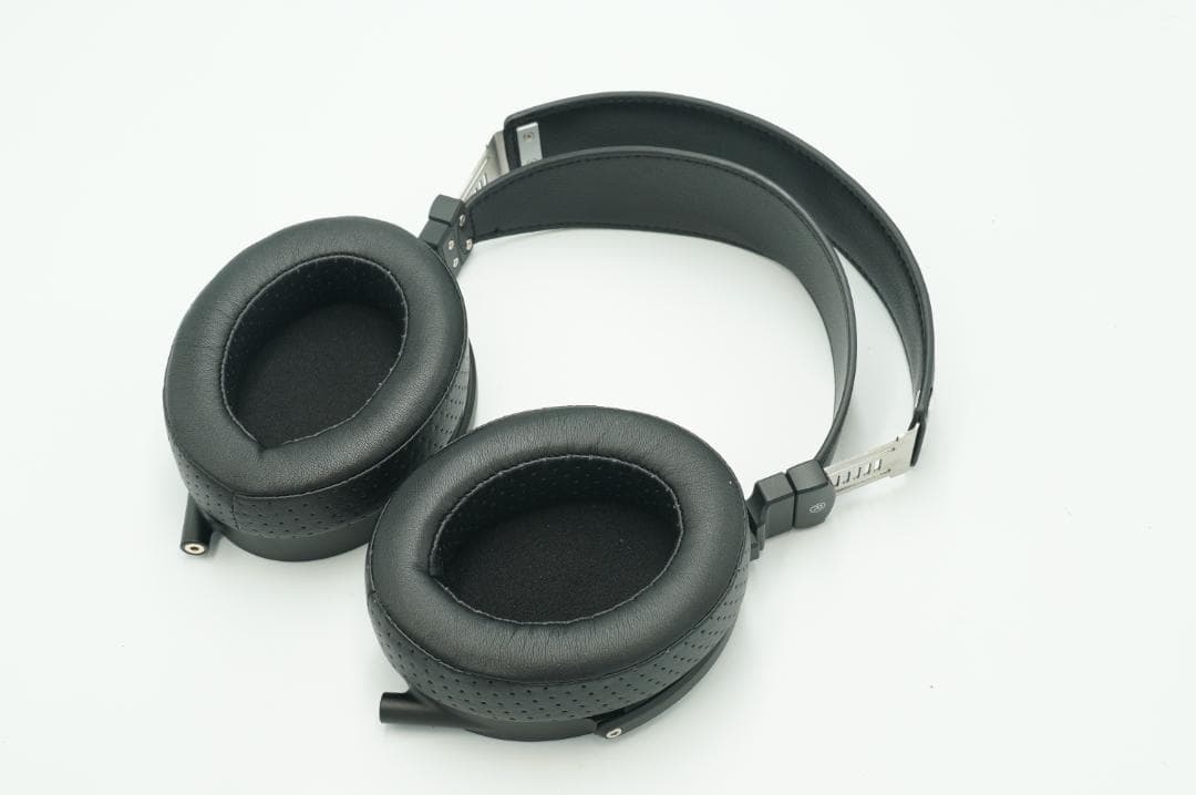 Recableable Headphones Thieaudio Wraith