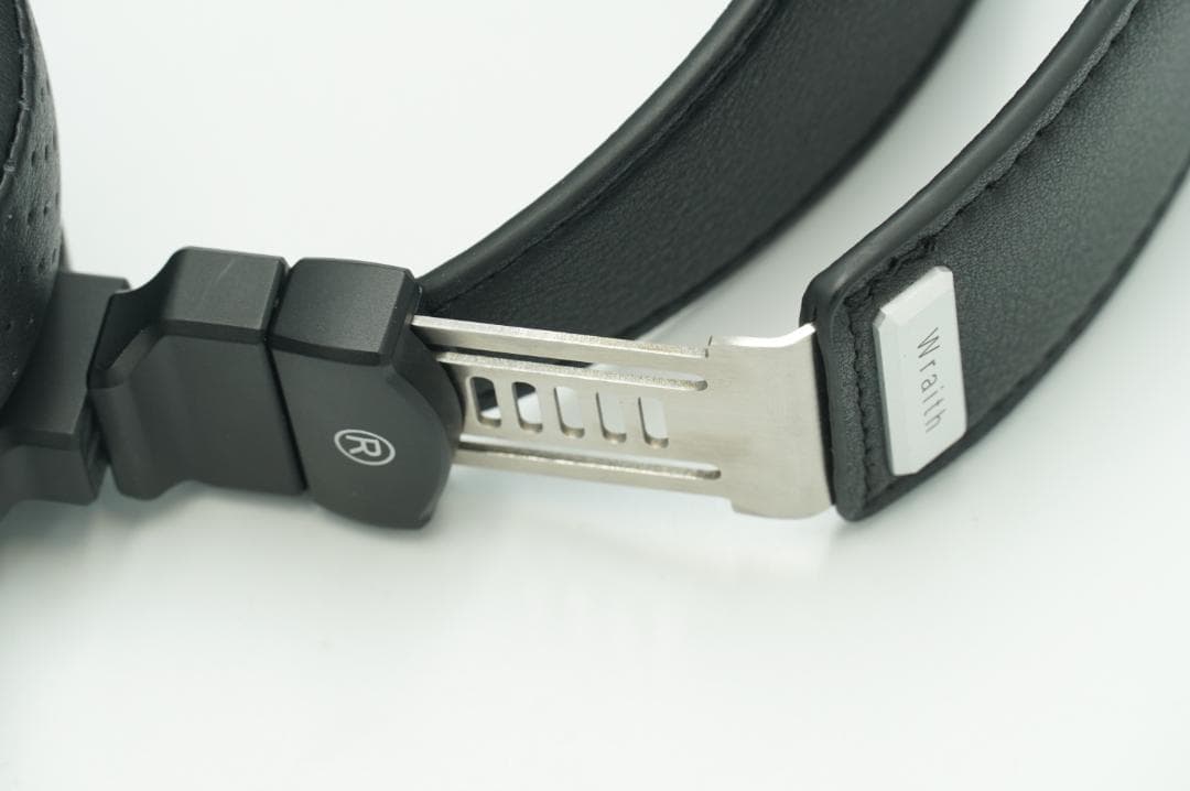 Recableable Headphones Thieaudio Wraith