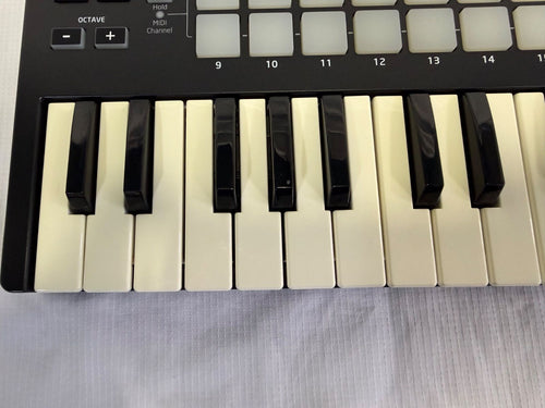 Midi Keyboard Pad Novation Launchkey Mini Mk2