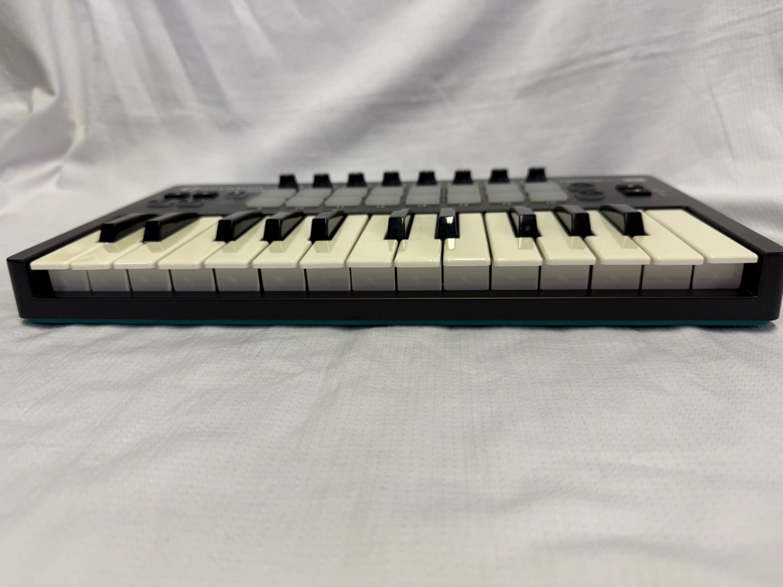 Midi Keyboard Pad Novation Launchkey Mini Mk2