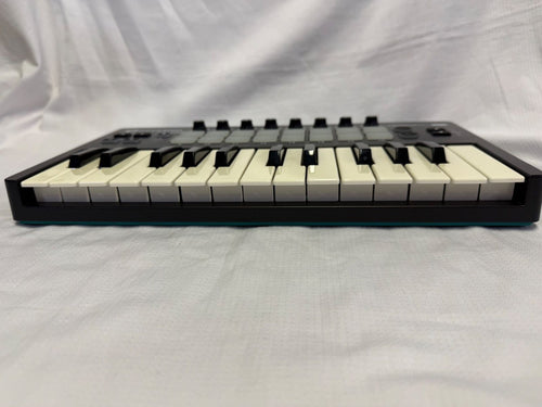 Midi Keyboard Pad Novation Launchkey Mini Mk2