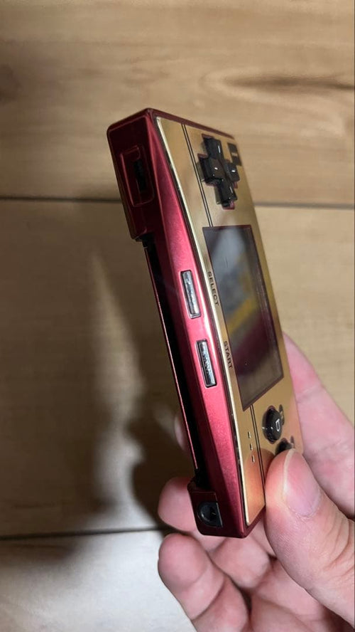Consoles (Game Boy) 4