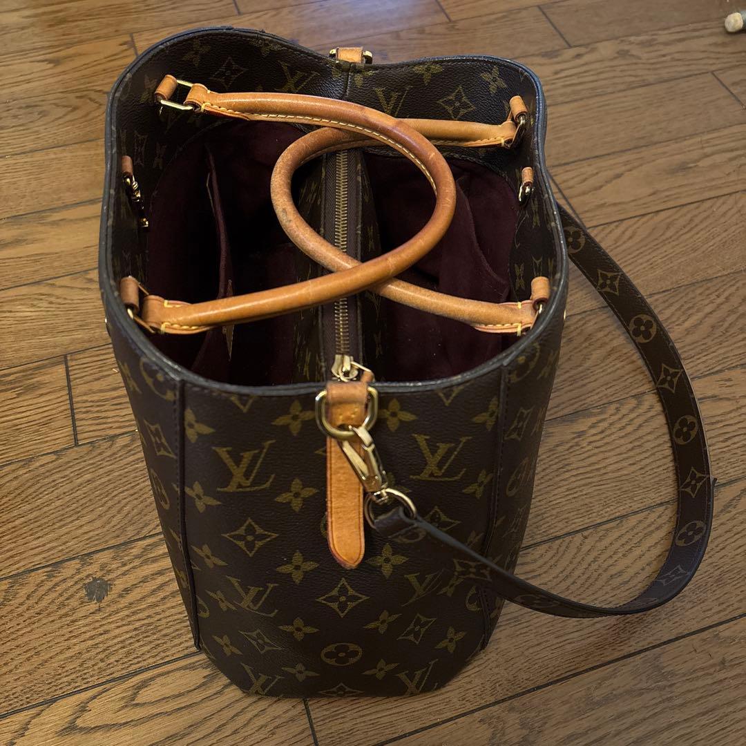 Louis Vuitton Tote Bags Mm
