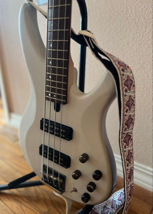 Electric Basses Yamaha Trbx504