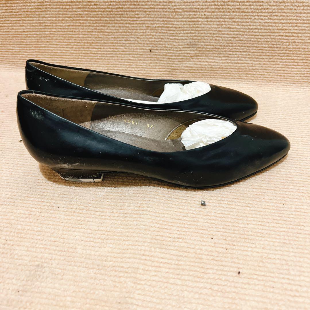 Yves Saint Laurent High Heel Pumps 37