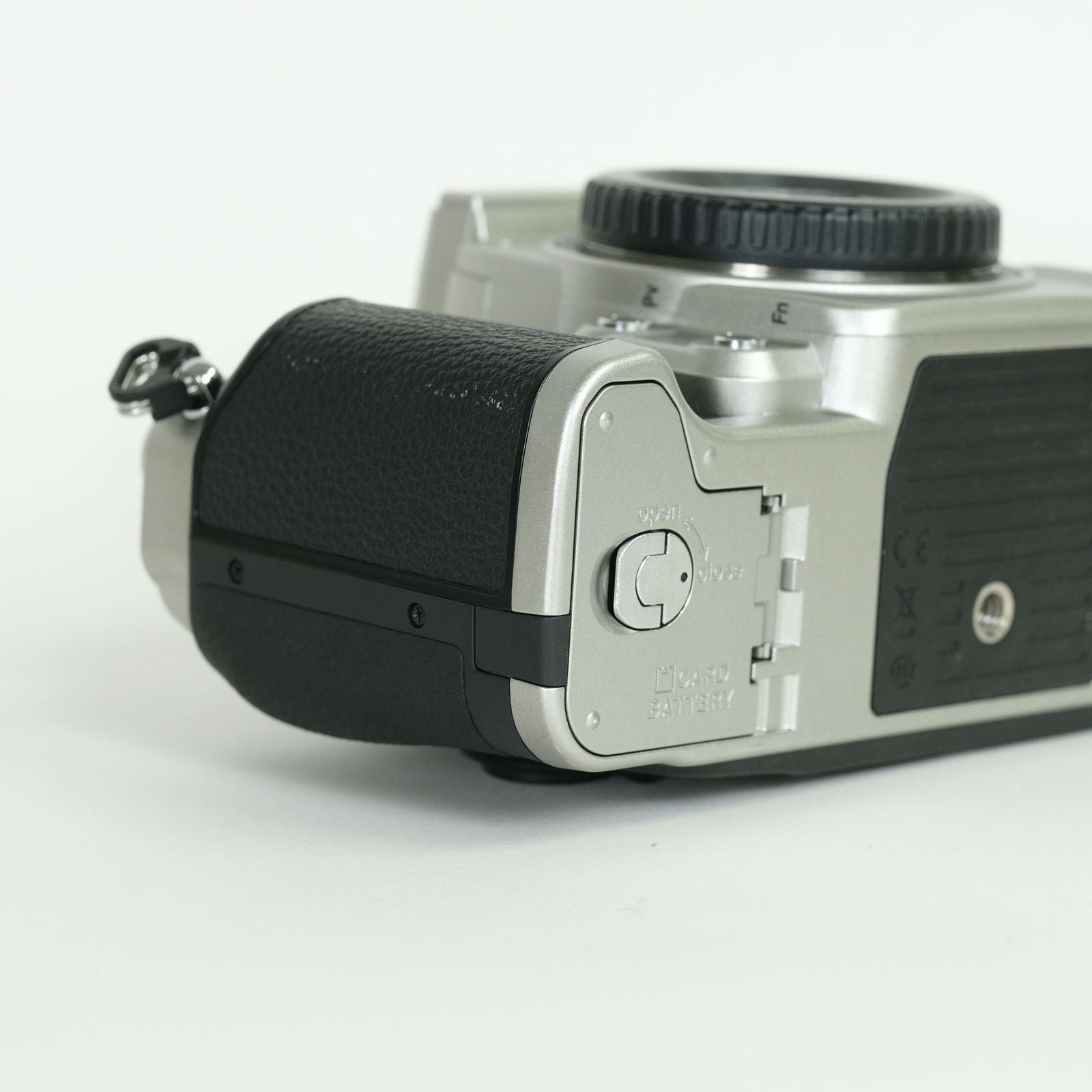 Nikon Digital Slr 4,630 2 Df F