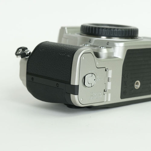 Nikon Digital Slr 4,630 2 Df F