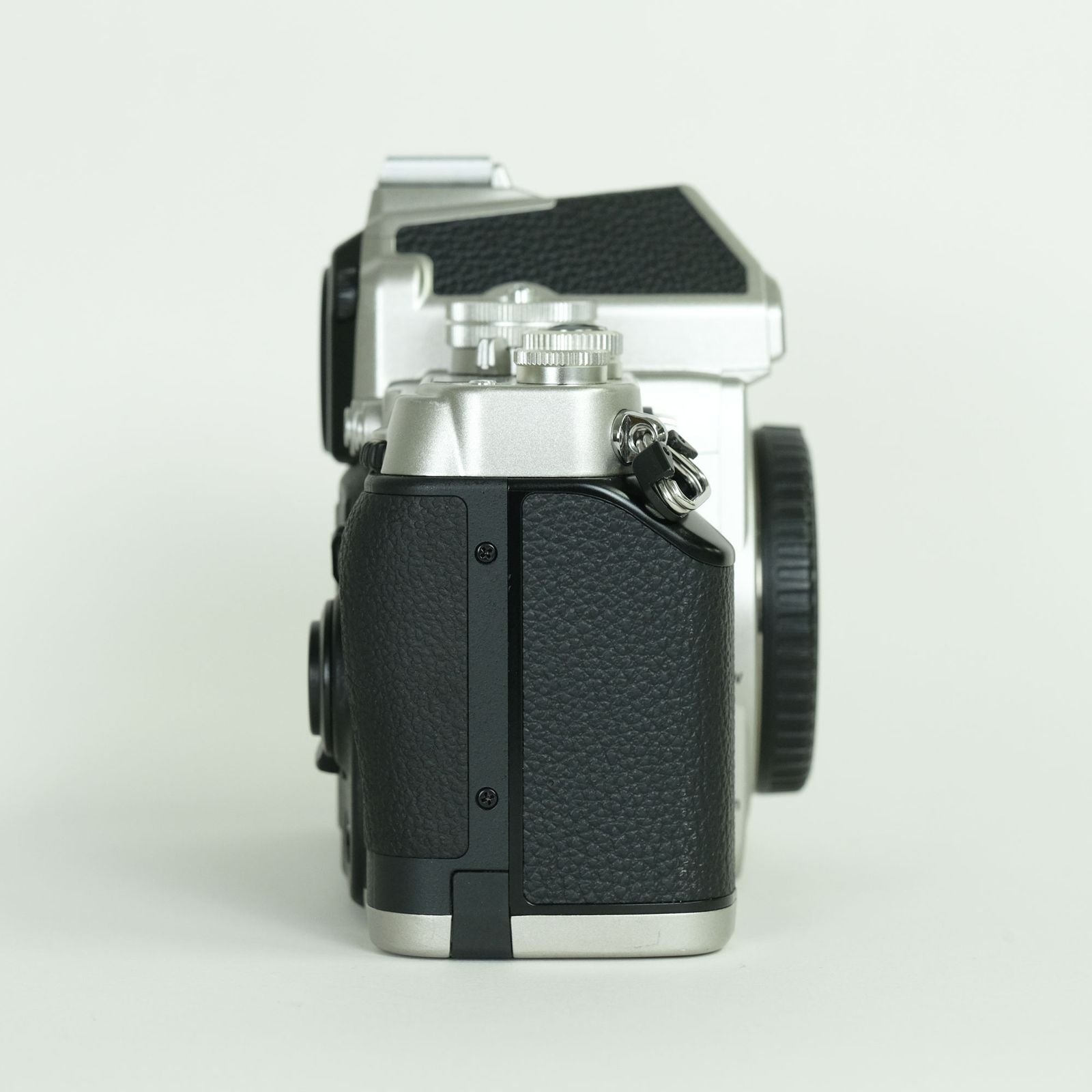 Nikon Digital Slr 4,630 2 Df F