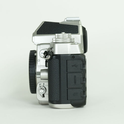 Nikon Digital Slr 4,630 2 Df F