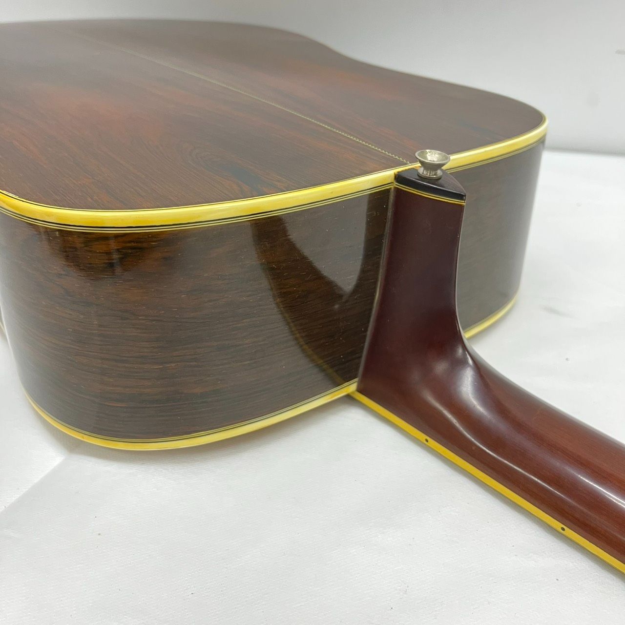 Acoustic Guitar R1000 M2505-H53Yh