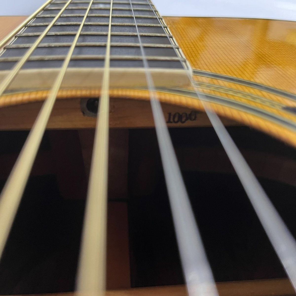 Acoustic Guitar R1000 M2505-H53Yh