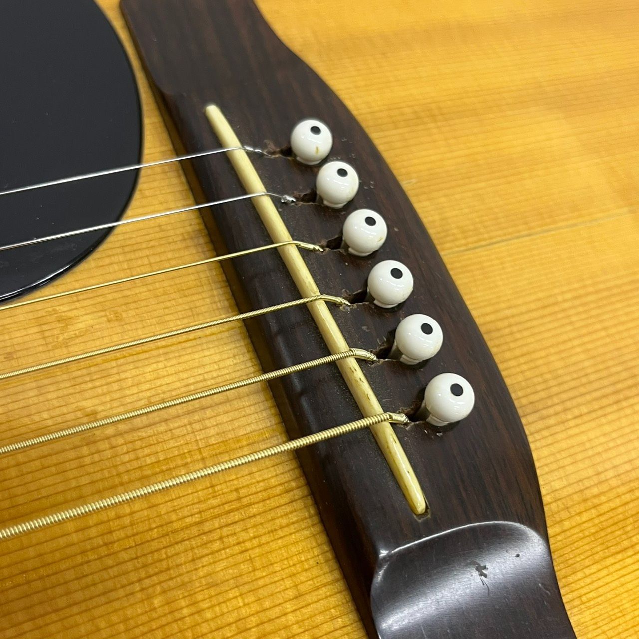 Acoustic Guitar R1000 M2505-H53Yh