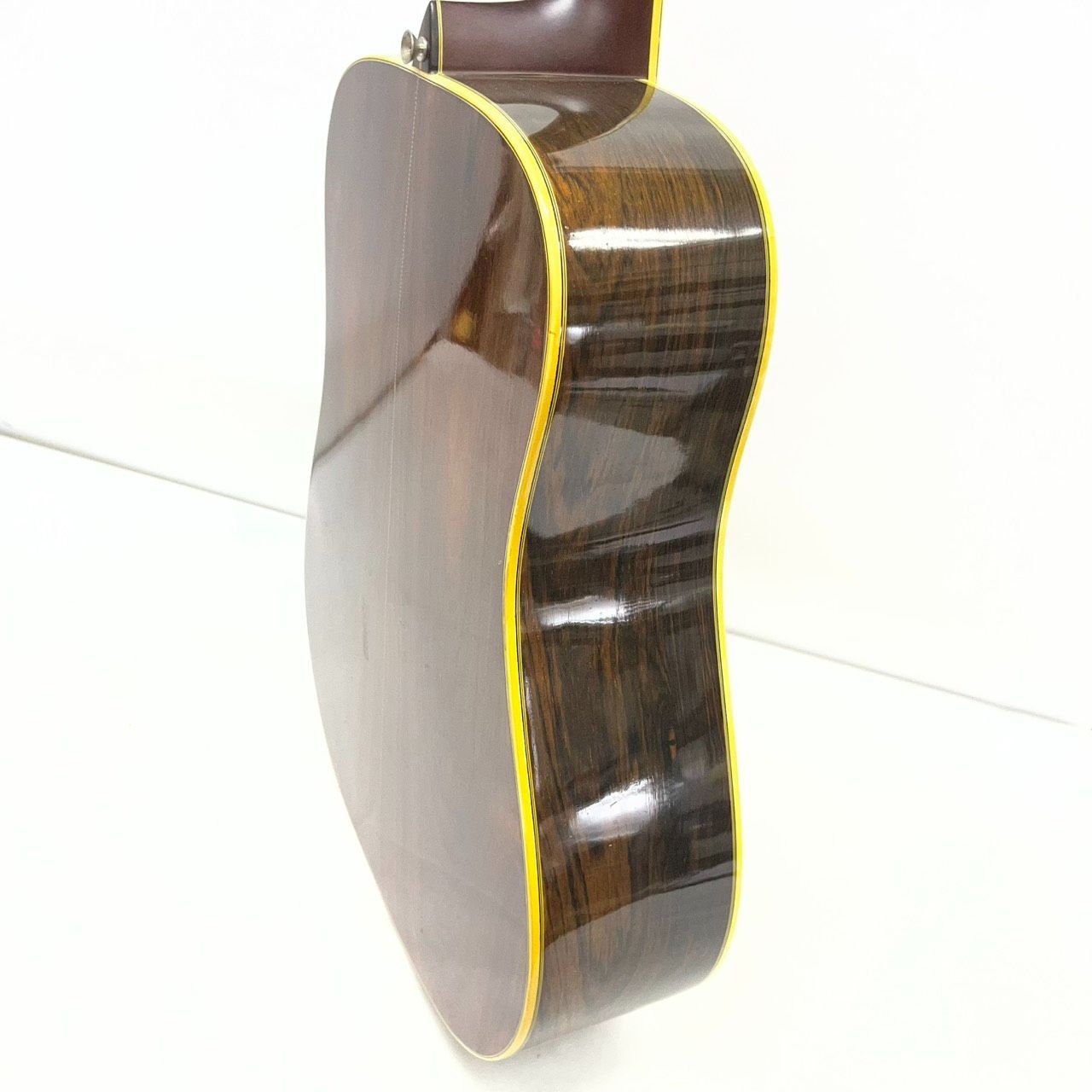 Acoustic Guitar R1000 M2505-H53Yh