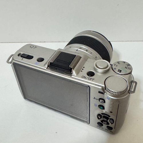 Pentax Mirrorless Interchangeable Lens Cameras Q7