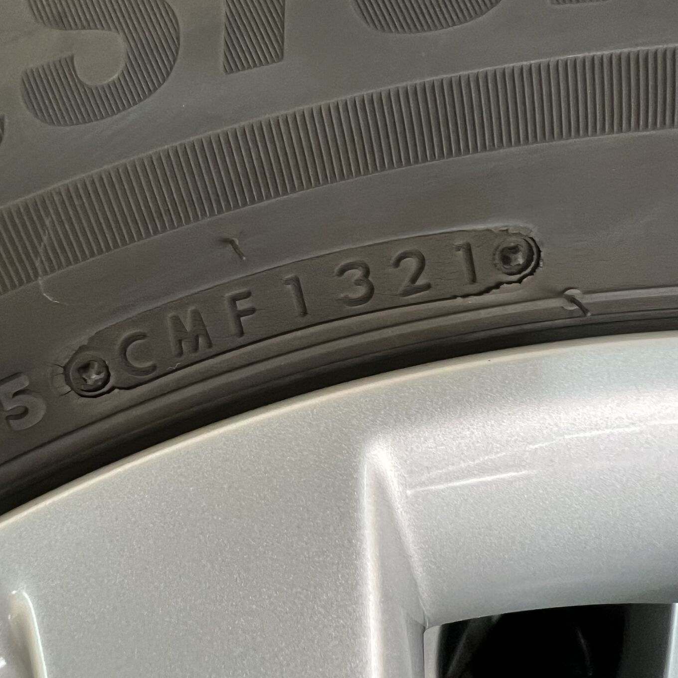 Bridgestone 17 Inches 225/65R17 Alenza Lx100 4 #15T40426