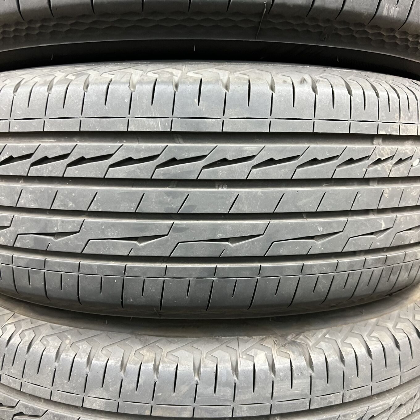 Bridgestone 17 Inches 225/65R17 Alenza Lx100 4 #15T40426
