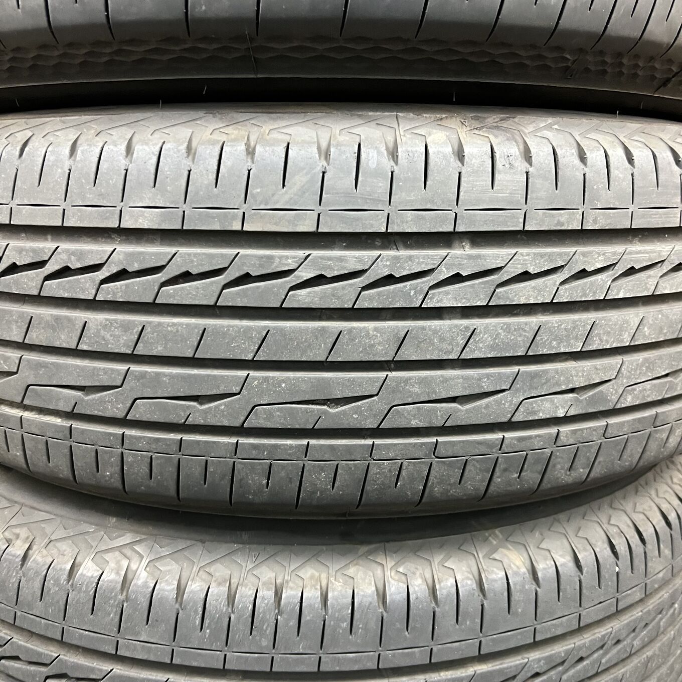 Bridgestone 17 Inches 225/65R17 Alenza Lx100 4 #15T40426