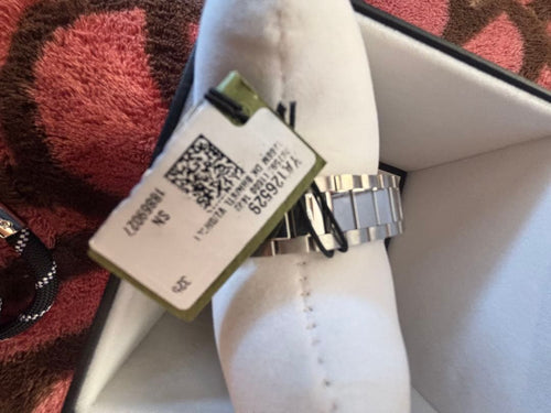 Gucci Quartz Watches Ya126529 Timeless