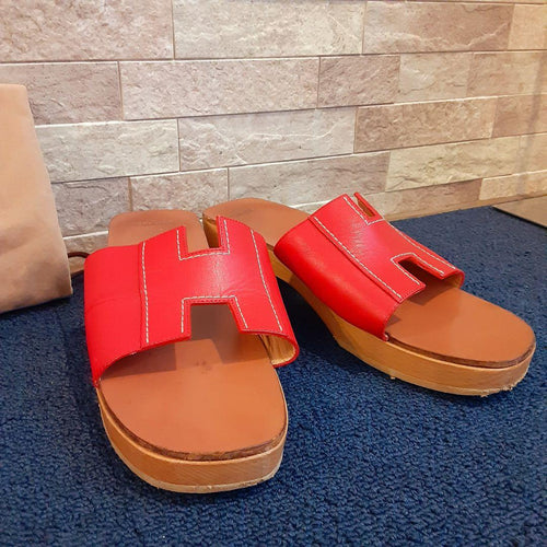 Hermes Beach Sandals Shower