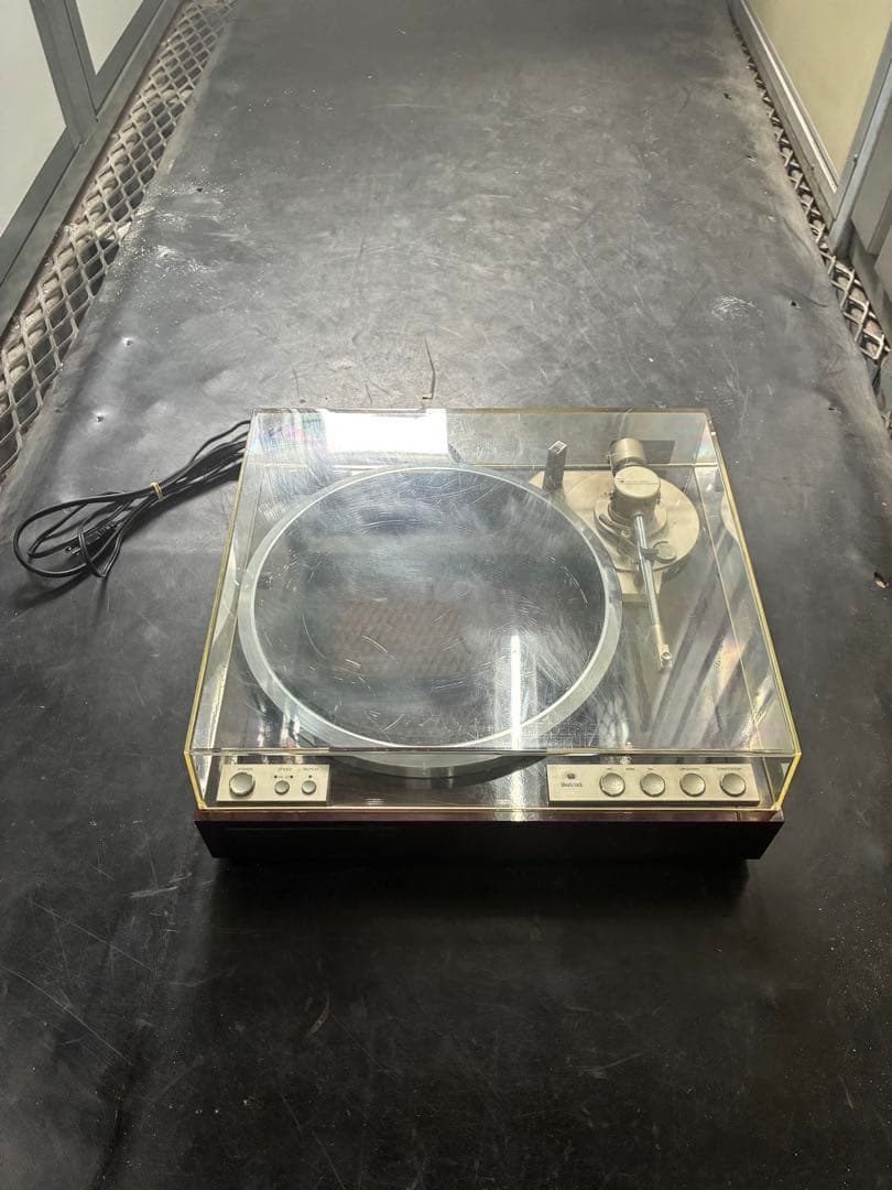 Victor Record Players (Turntables) Ql-Y44F