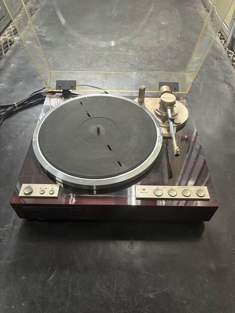 Victor Record Players (Turntables) Ql-Y44F
