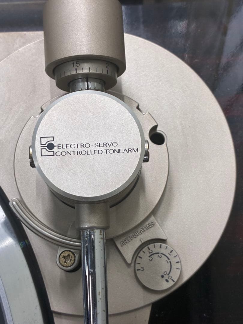 Victor Record Players (Turntables) Ql-Y44F
