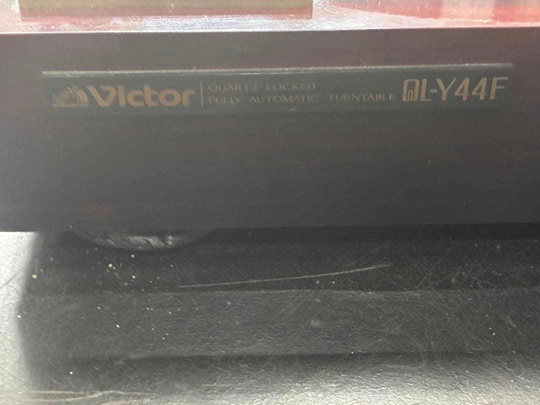 Victor Record Players (Turntables) Ql-Y44F