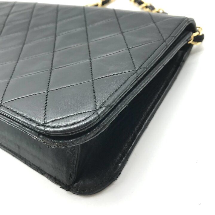 Chanel Messenger Bag R1703