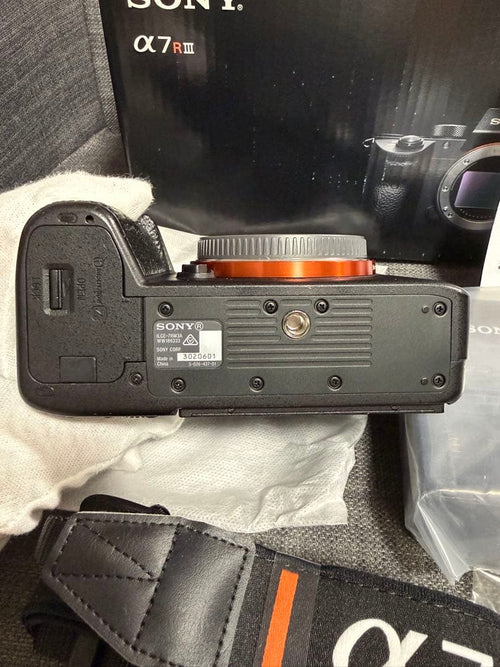 Sony Mirrorless Interchangeable Lens Cameras 7Riii Ilce-7Rm