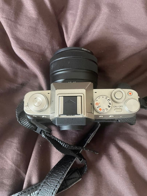 Fujifilm Mirrorless Interchangeable Lens Cameras X-T200 15-45Mm