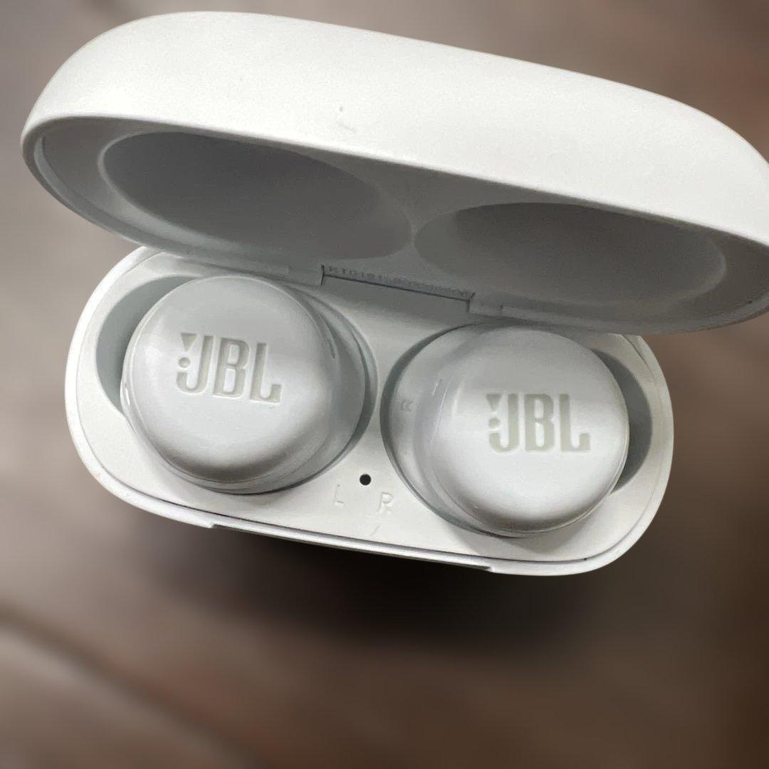 Jbl Wireless Earphones Livefree Nc+ Tws