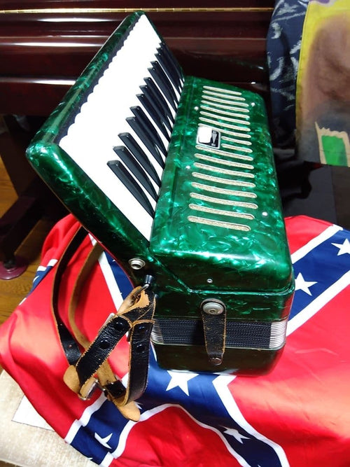 Yamaha Accordions A-32B 32