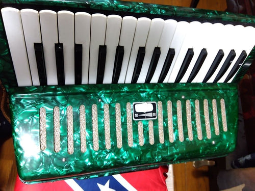 Yamaha Accordions A-32B 32