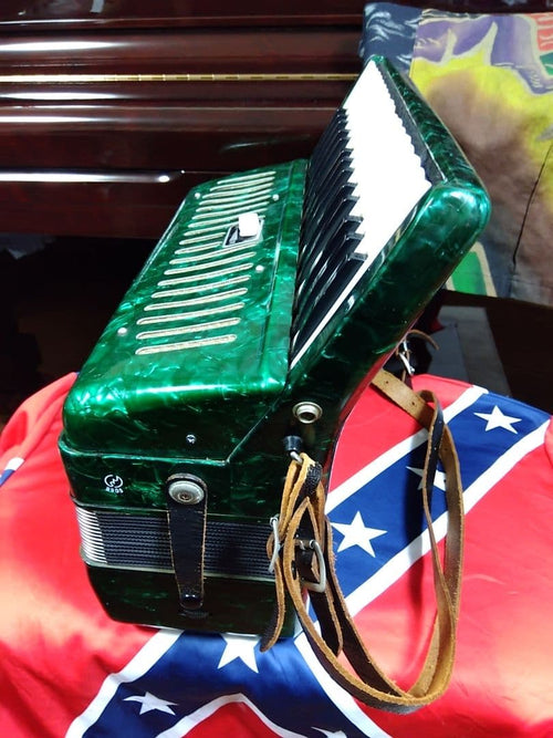 Yamaha Accordions A-32B 32