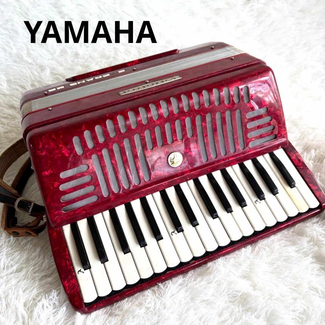 Yamaha Accordions S-32 32