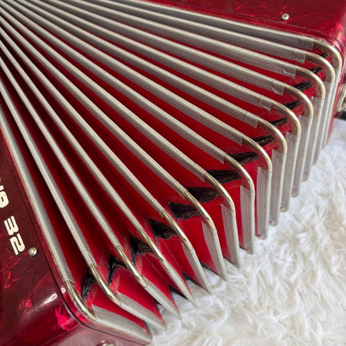 Yamaha Accordions S-32 32