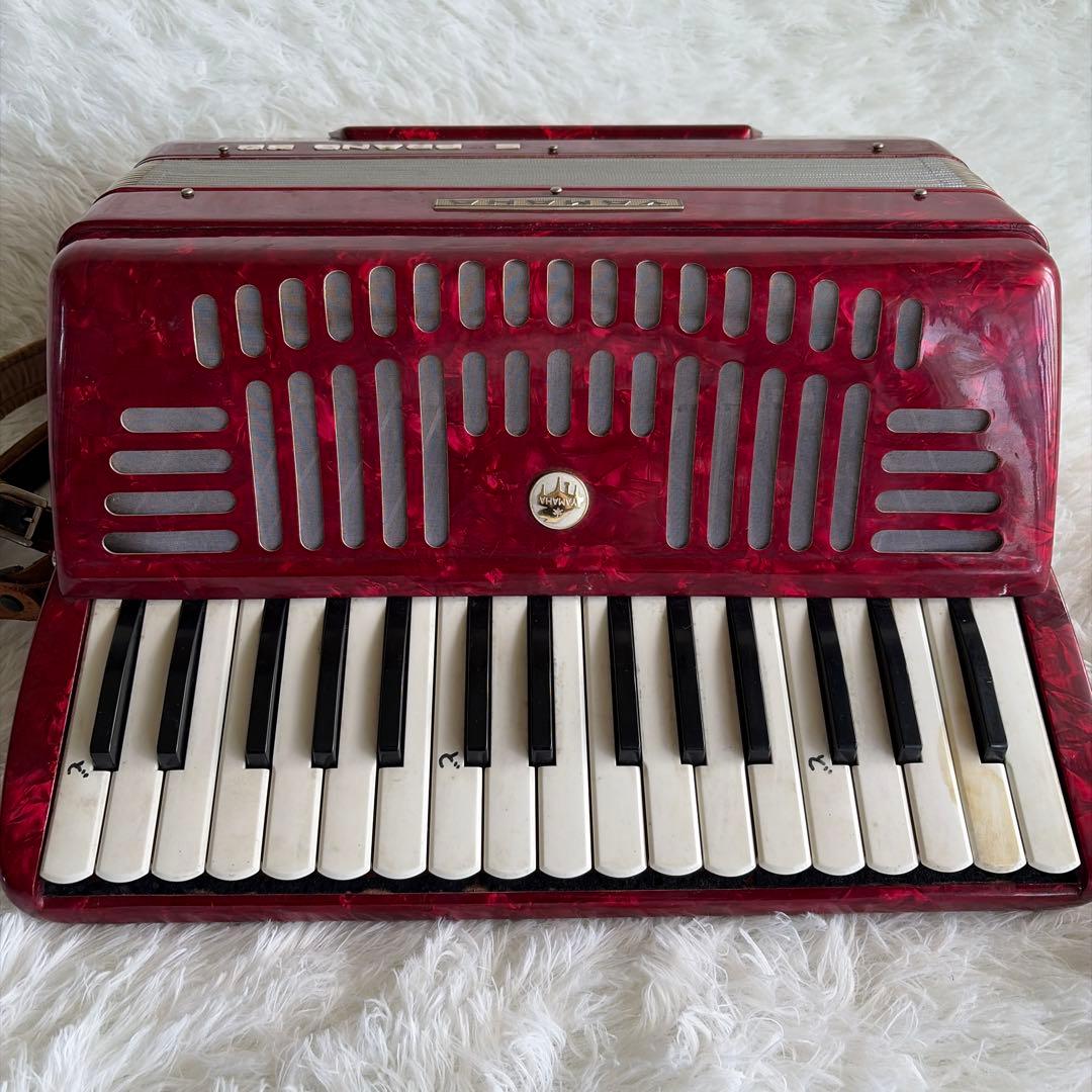 Yamaha Accordions S-32 32