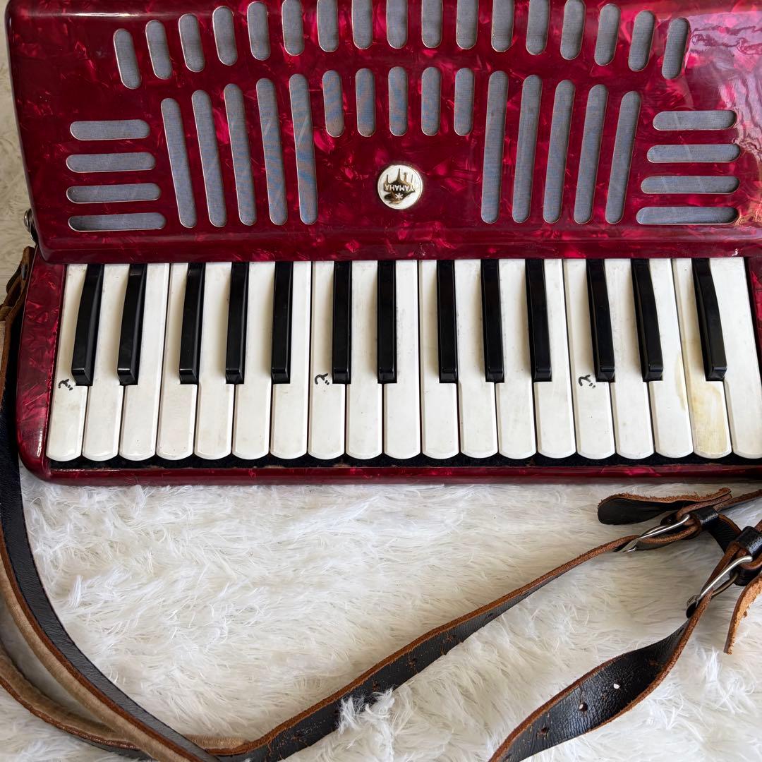 Yamaha Accordions S-32 32