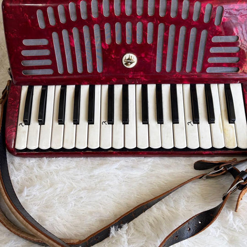 Yamaha Accordions S-32 32