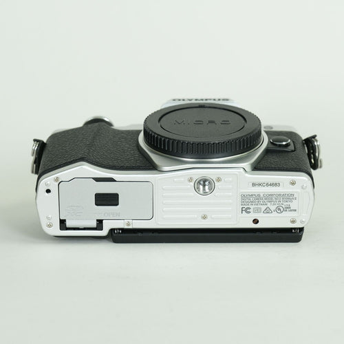 Olympus Mirrorless Interchangeable Lips 3,540 Om-D E-M10 Mark Ii