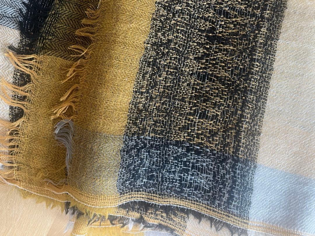 Tomorrowland Stoles Shawls